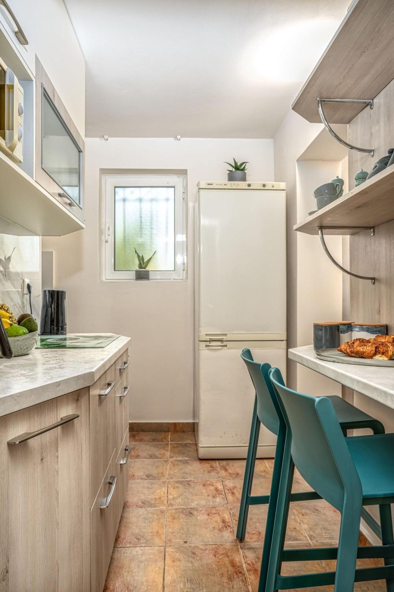 Suburban Elegant Studios Закинтос Экстерьер фото